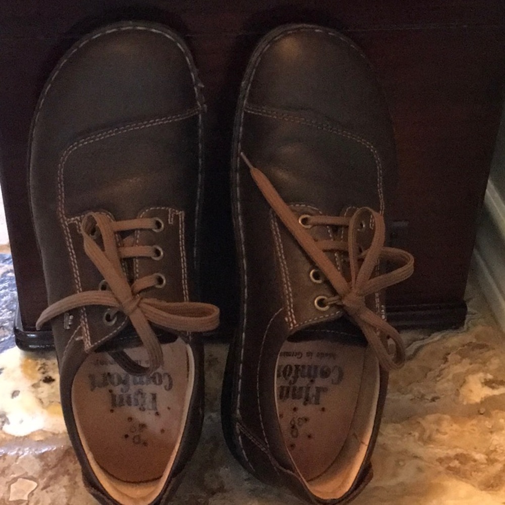 Shoes - Picture 4 of 6